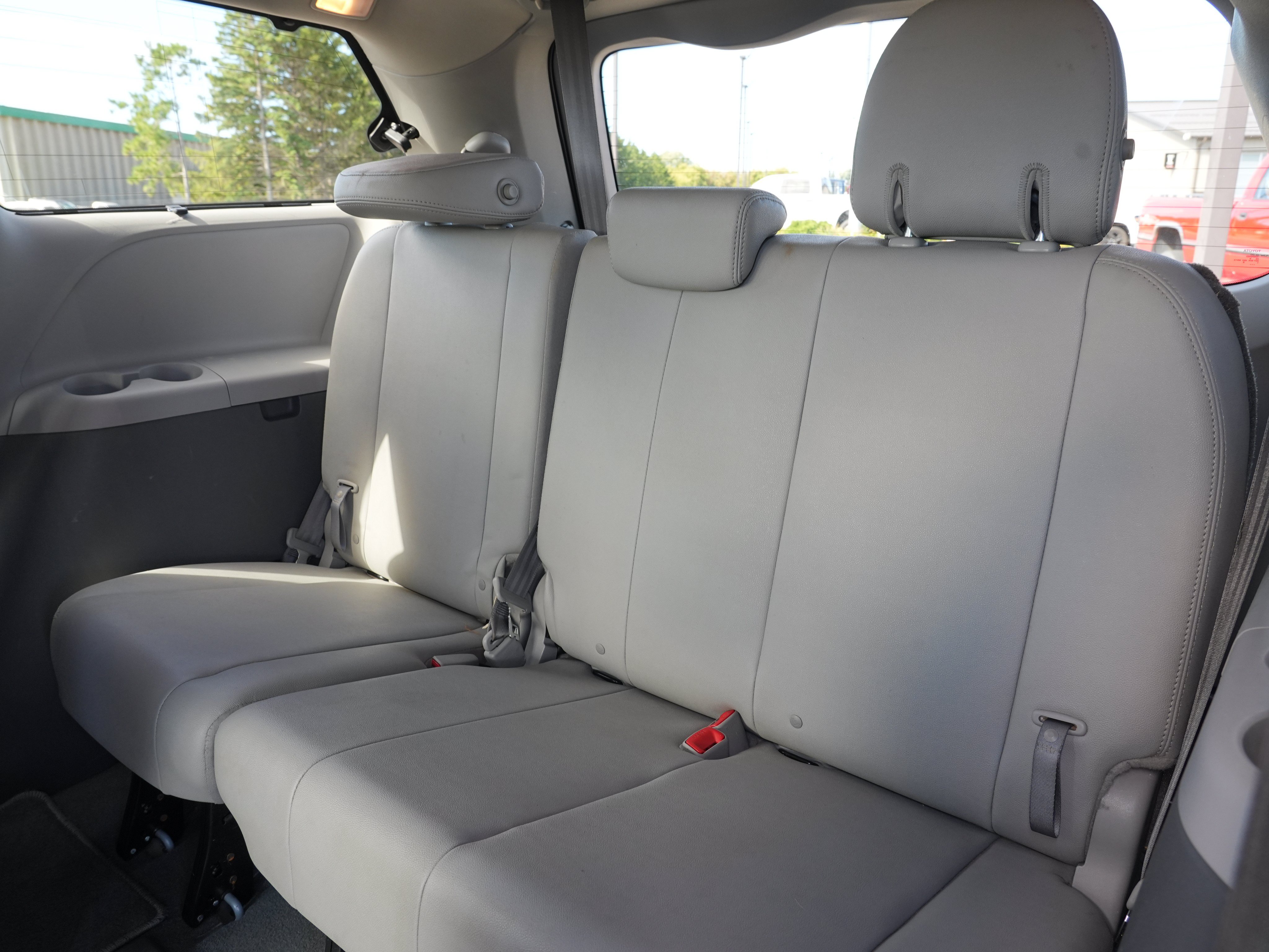 Used 2019 Toyota Sienna XLE Premium w/ Carpet Mat Package AWD/4WD image 23