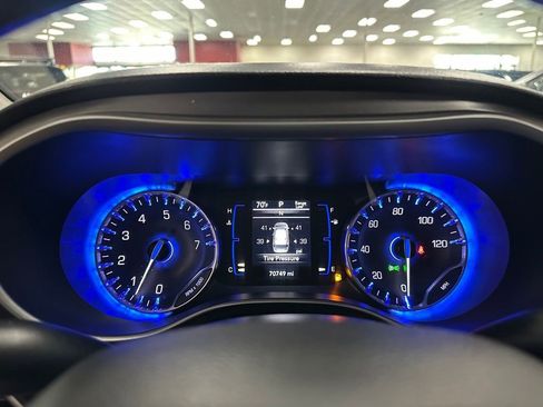 Used 2020 Chrysler Pacifica Touring-L FWD image 17