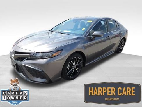 Used 2024 Toyota Camry SE FWD image 1
