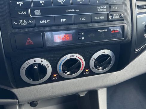 Used 2011 Toyota Tacoma 2WD Access Cab w/ Convenience Pkg image 8