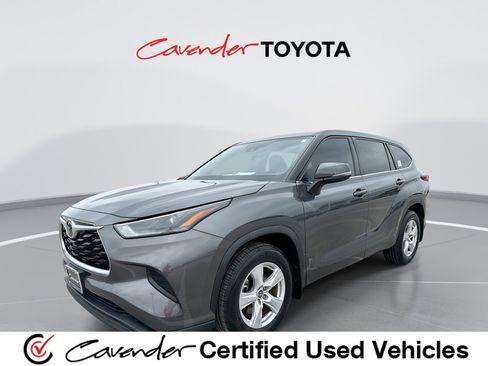 Used 2022 Toyota Highlander L FWD image 1