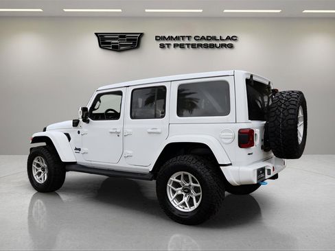 Used 2022 Jeep Wrangler Unlimited Sahara image 3