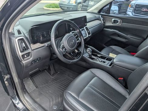 Used 2021 Kia Sorento EX w/ EX AWD X-Line Package image 12