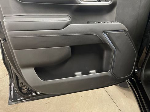 Used 2022 Chevrolet Silverado 1500 LT Trail Boss image 11