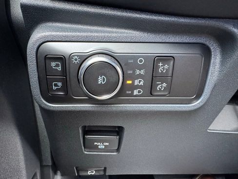 New 2025 Ford Bronco Badlands image 35