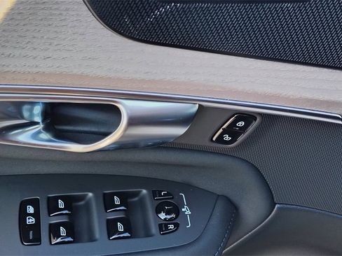 New 2026 Volvo XC90 B6 Plus image 10