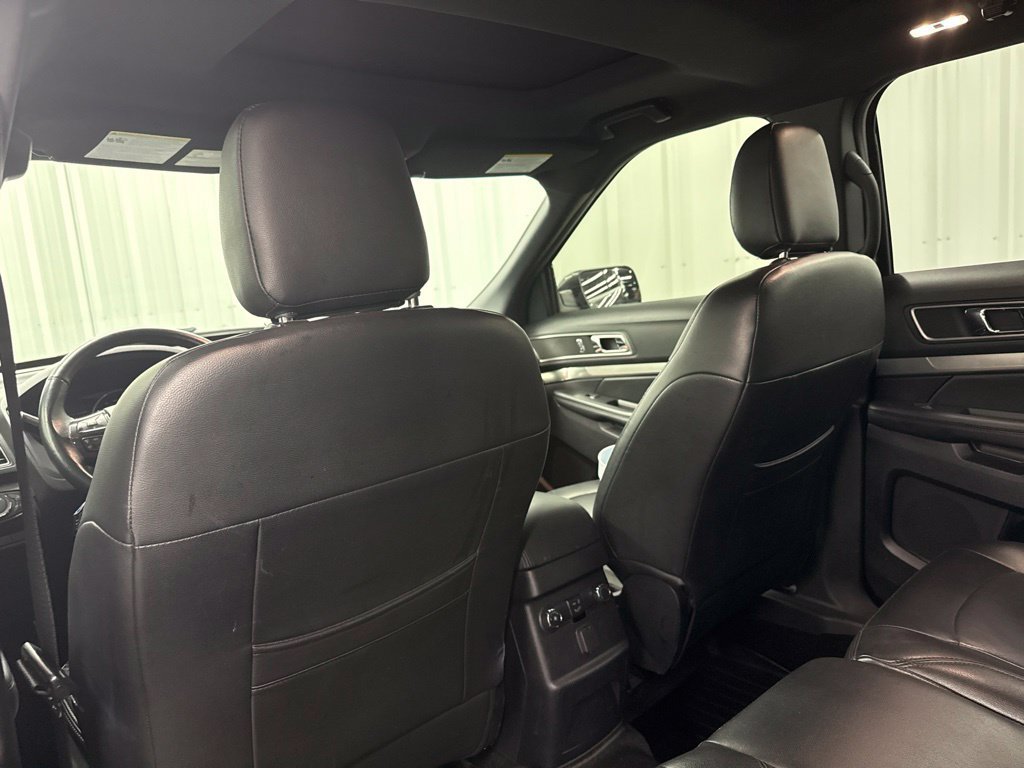 Used 2019 Ford Explorer XLT w/ Equipment Group 202A FWD image 13