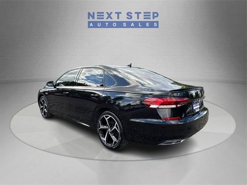 Used 2020 Volkswagen Passat 2.0T R-Line image 5