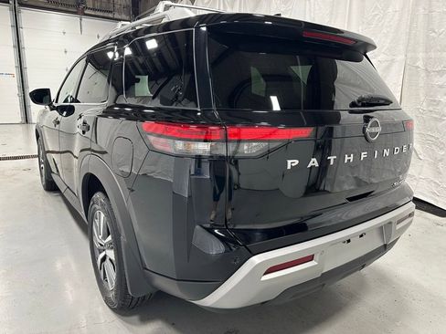 Used 2024 Nissan Pathfinder SL AWD/4WD image 5