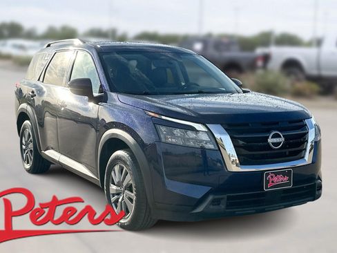 Used 2025 Nissan Pathfinder SV FWD image 1