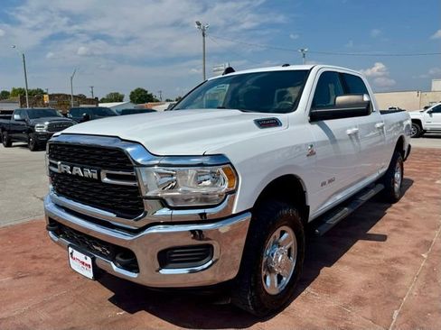 Used 2022 RAM 2500 Big Horn AWD/4WD image 1
