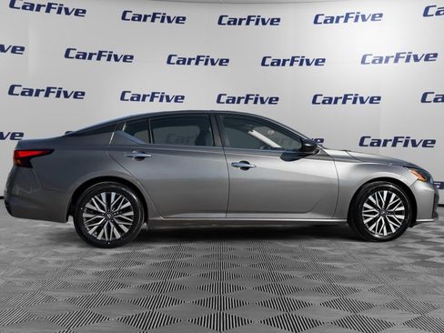 Used 2024 Nissan Altima 2.5 SV image 7