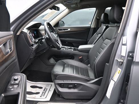 Used 2025 Volkswagen Atlas SEL AWD/4WD image 9