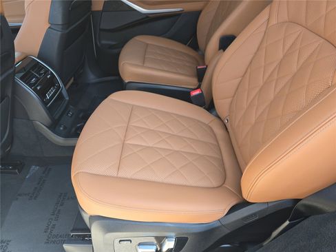 Certified 2023 BMW X7 xDrive40i w/ Executive Package image 14