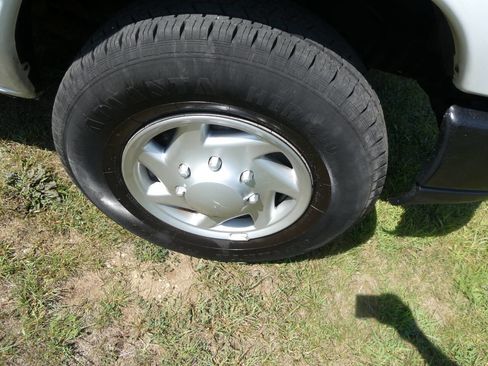 Used 2013 Ford E-250 and Econoline 250 image 25