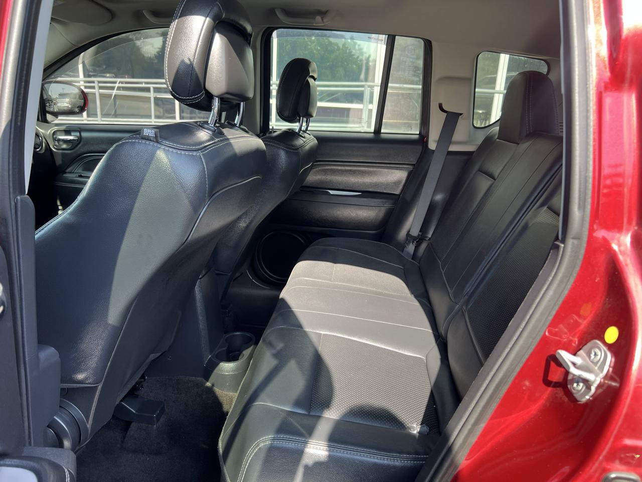 Used 2015 Jeep Compass High Altitude AWD/4WD image 12
