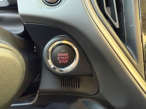 Used 2025 Subaru Crosstrek 2.0i Premium image 13