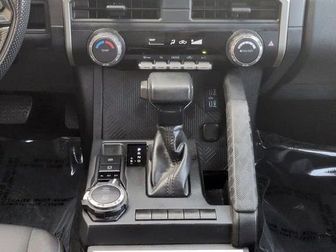 Certified 2024 Toyota Tacoma SR5 AWD/4WD image 19