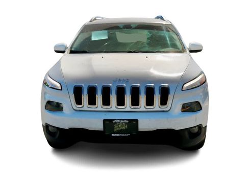 Used 2016 Jeep Cherokee Latitude FWD image 2