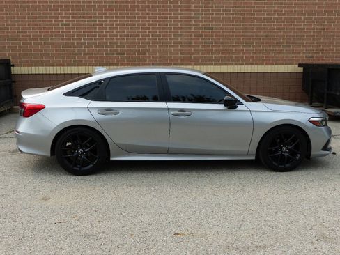 Used 2022 Honda Civic Sport image 11