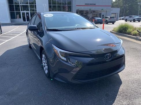 Certified 2025 Toyota Corolla LE FWD image 2
