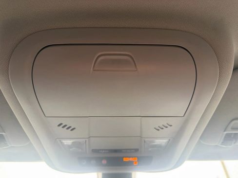 Used 2018 GMC Terrain SLE FWD image 30