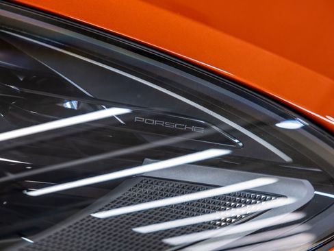 Certified 2025 Porsche Macan AWD/4WD image 15