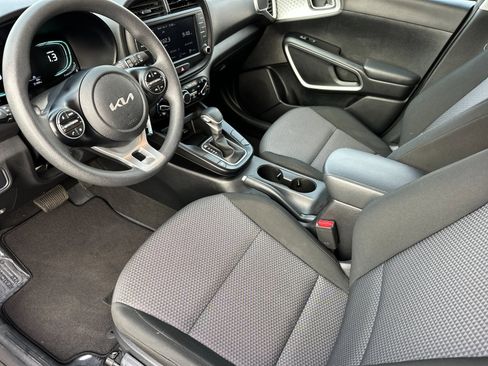 Used 2024 Kia Soul LX w/ Option Group 015 image 10