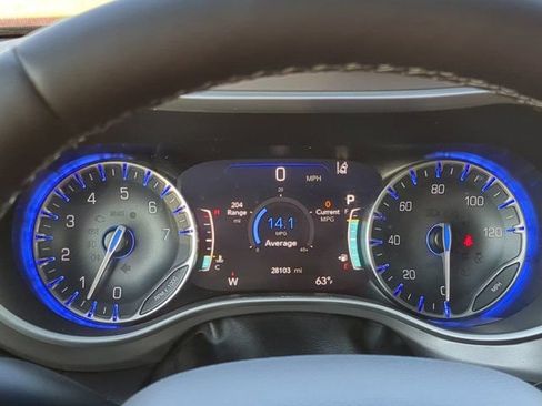 Used 2025 Chrysler Pacifica Select FWD image 26