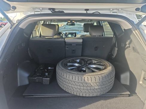 Used 2017 Hyundai Santa Fe Sport w/ 2.0T Ultimate Tech Package 05 FWD image 9