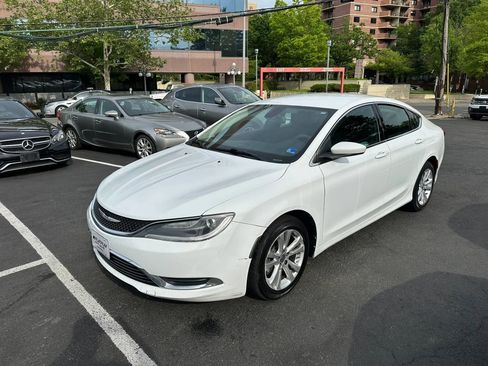 Used 2015 Chrysler 200 Limited FWD image 2