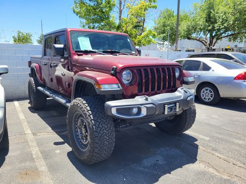 Used 2021 Jeep Gladiator Sport AWD/4WD image 3