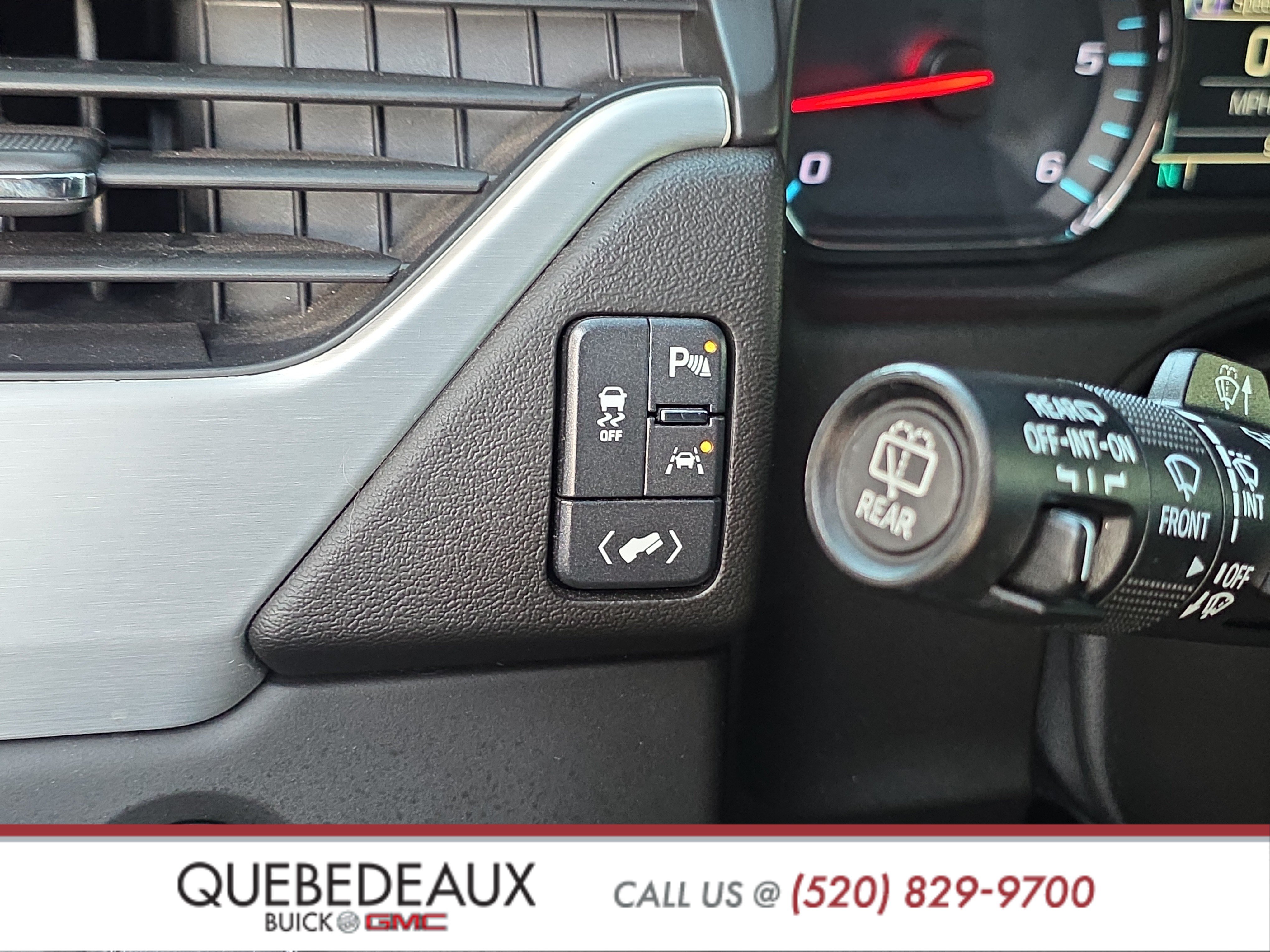 Used 2019 GMC Yukon SLT w/ Open Road Package AWD/4WD image 24