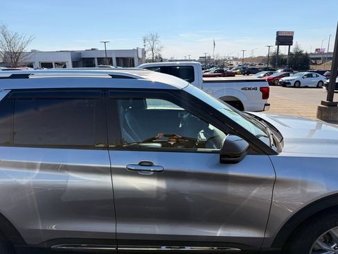 Used 2020 Ford Explorer Limited image 17