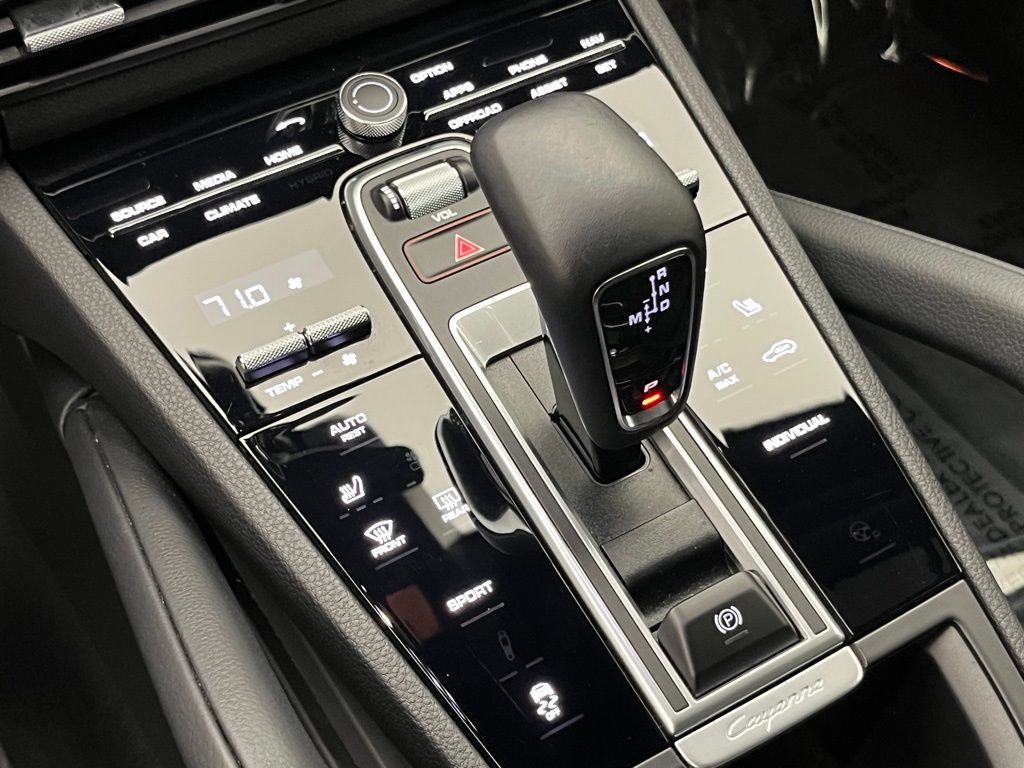 Certified 2023 Porsche Cayenne AWD/4WD image 15