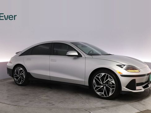 Used 2025 Hyundai Ioniq 6 SEL RWD image 14
