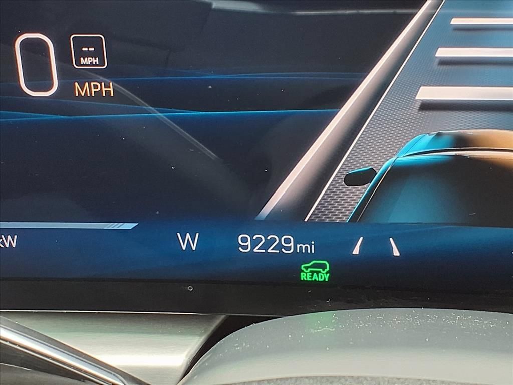 Certified 2024 Cadillac Lyriq Luxury RWD image 25