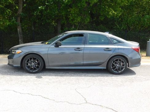 Used 2025 Honda Civic Sport image 2