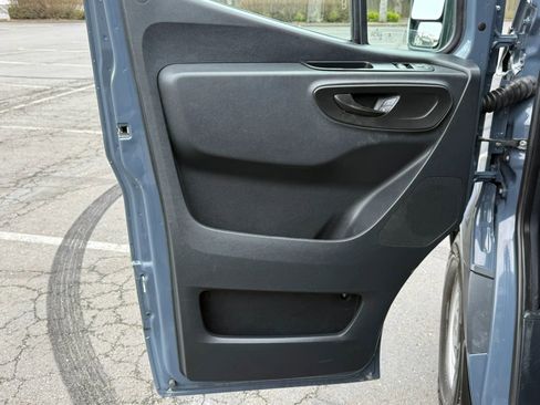 Used 2019 Mercedes-Benz Sprinter 144 image 17