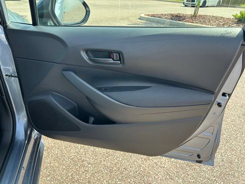 Used 2025 Toyota Corolla LE FWD image 42