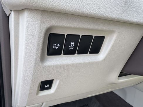 Used 2019 Lexus GX 460 Premium w/ Premium Package image 30