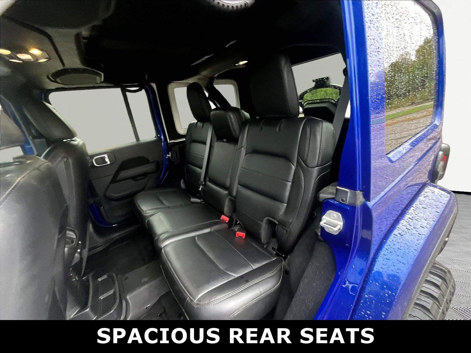 Used 2020 Jeep Wrangler Unlimited Sahara AWD/4WD image 4