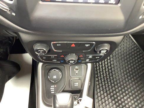 Certified 2019 Jeep Compass Latitude w/ Cold Weather Group image 14