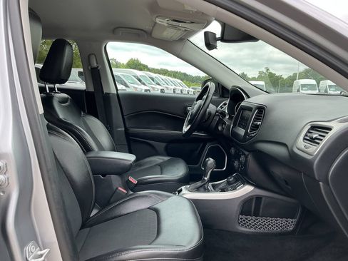 Used 2019 Jeep Compass Latitude AWD/4WD image 21