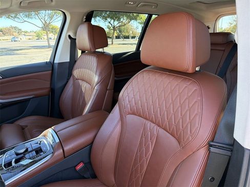 Used 2023 BMW X7 xDrive40i image 24