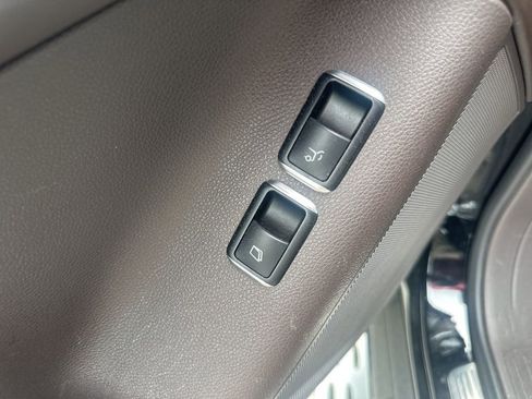 Used 2017 Mercedes-Benz GLS 550 4MATIC image 33