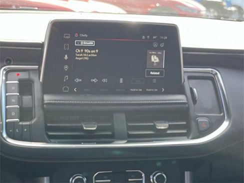 Used 2023 GMC Yukon XL SLT image 17