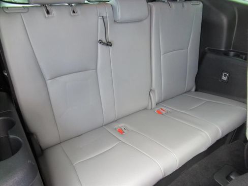 Used 2022 Toyota Highlander XLE FWD image 36