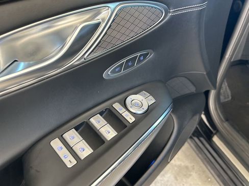 Used 2024 Genesis GV70 2.5T w/ Sport Prestige Package image 38