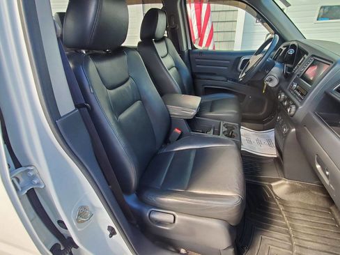 Used 2014 Honda Ridgeline SE image 9